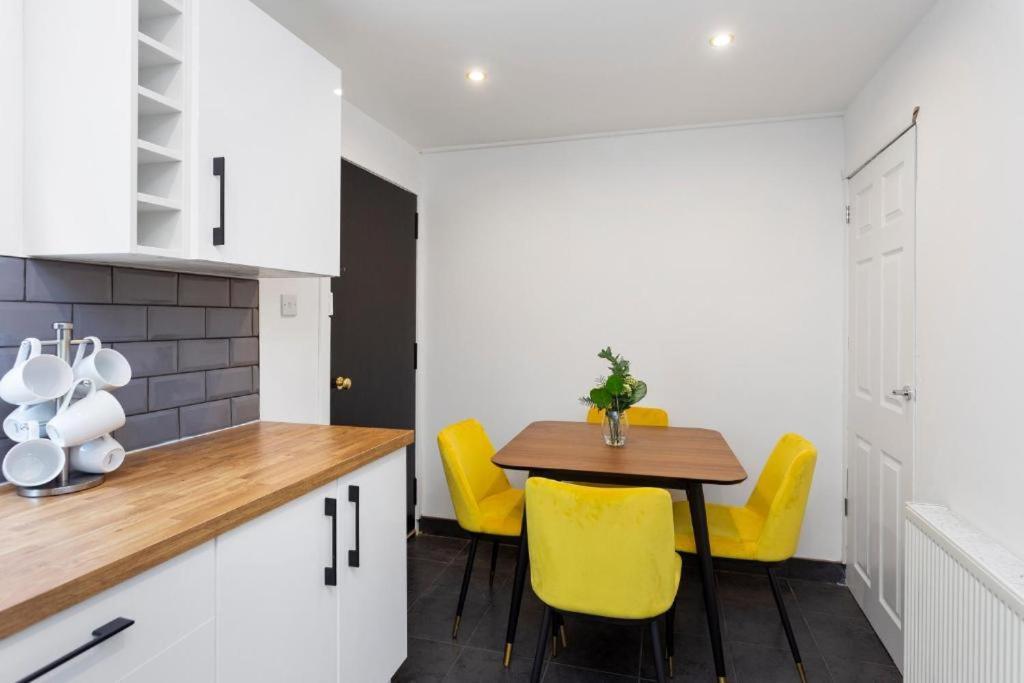 Stylish 3 Bed Edinburgh Abode - Parking And Garden Villa Buitenkant foto