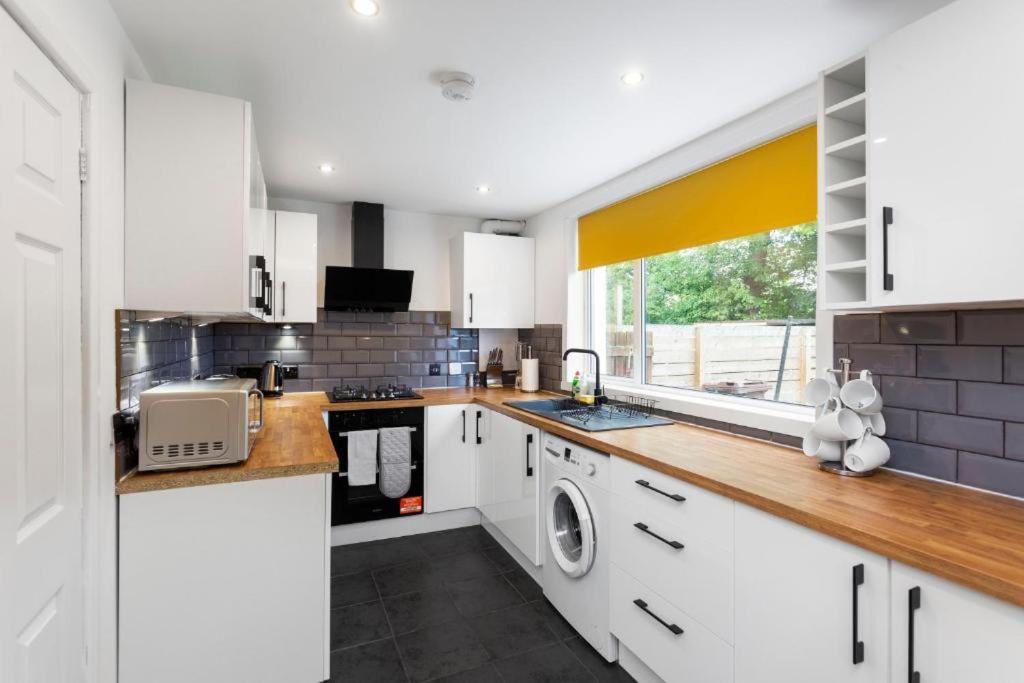 Stylish 3 Bed Edinburgh Abode - Parking And Garden Villa Buitenkant foto
